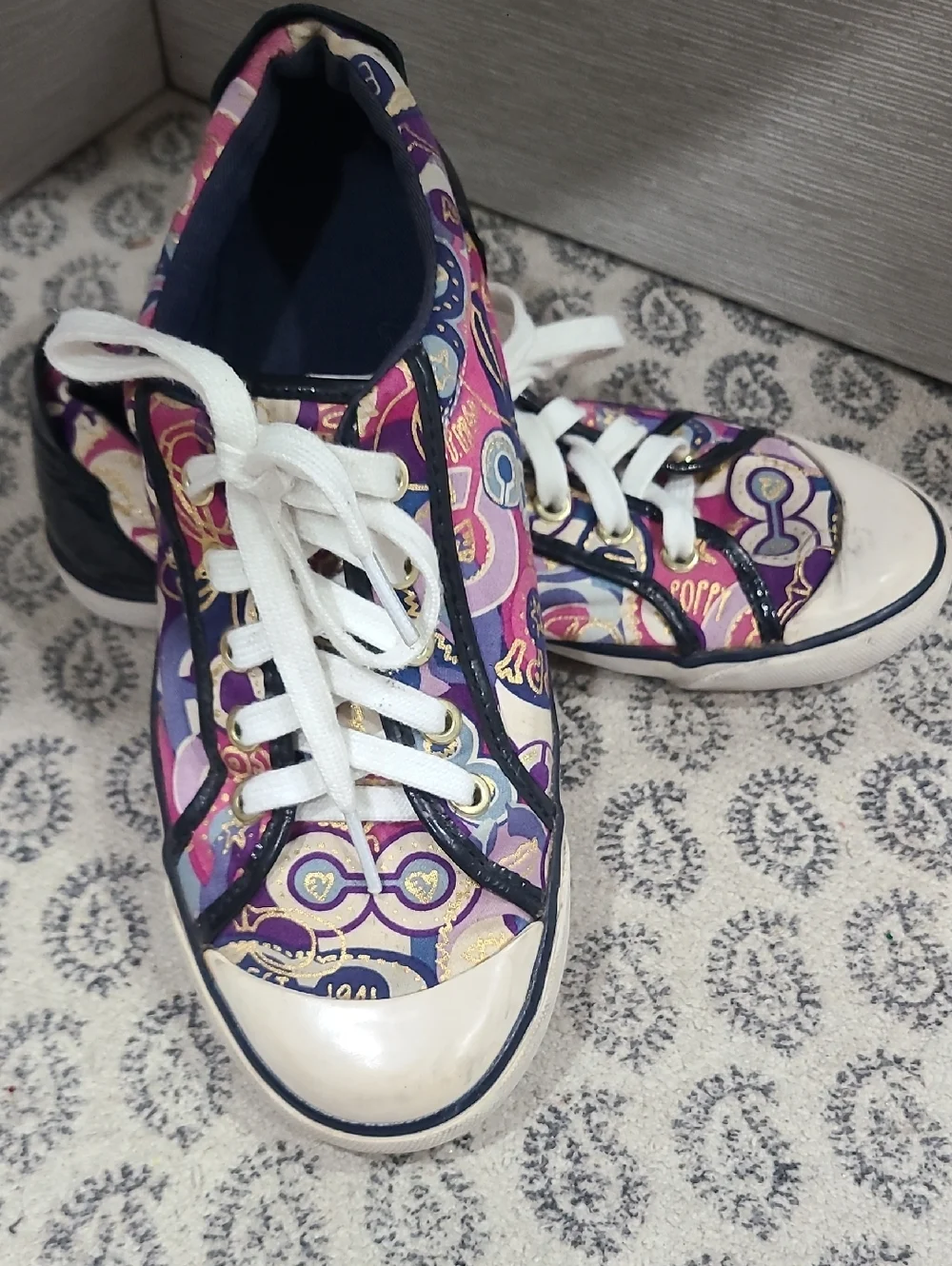 Coach eye catching